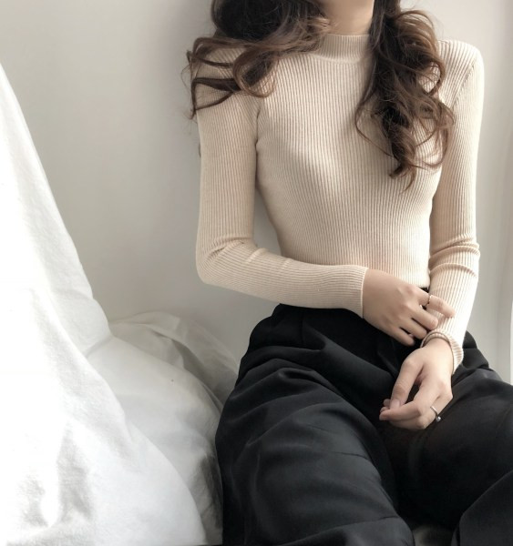 Naujo modelio spyruoklinė palaidinė su polo apykakle