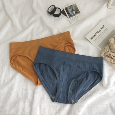 Komplektā 2 gab. bezšuvju bikini