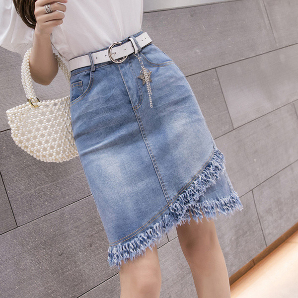 Új modell női farmerszoknya övvel, szakadt motívumokkal