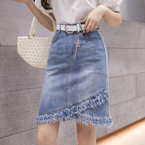 Új modell női farmerszoknya övvel, szakadt motívumokkal