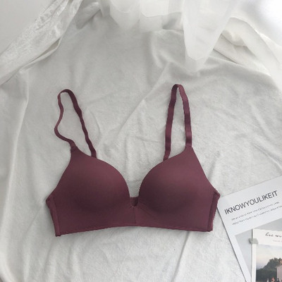 Jauna modeļa bezšuvju krūšturis ar trīsstūrveida kausu