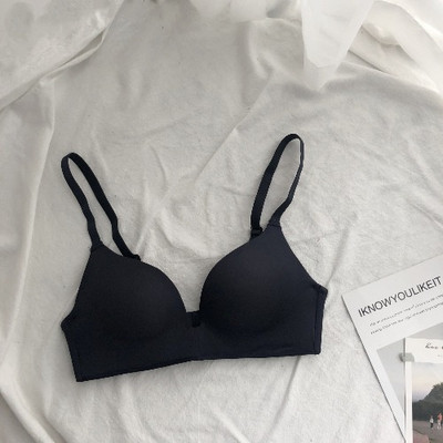 Jauna modeļa bezšuvju krūšturis ar trīsstūrveida kausu