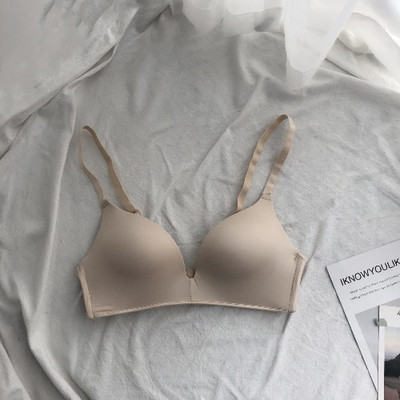 Jauna modeļa bezšuvju krūšturis ar trīsstūrveida kausu