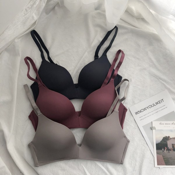 Jauna modeļa bezšuvju krūšturis ar trīsstūrveida kausu