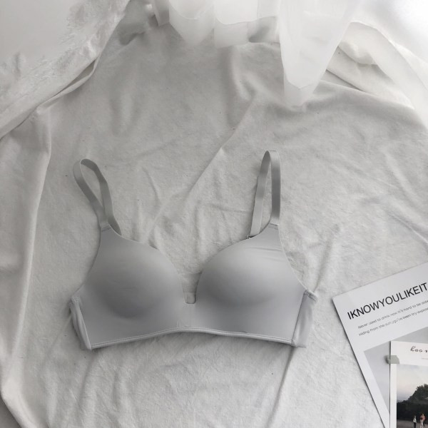 Jauna modeļa bezšuvju krūšturis ar trīsstūrveida kausu