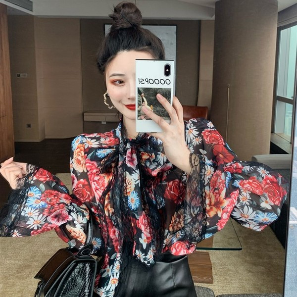 Moderns sieviešu krekls ar lenti un ziedu motīviem