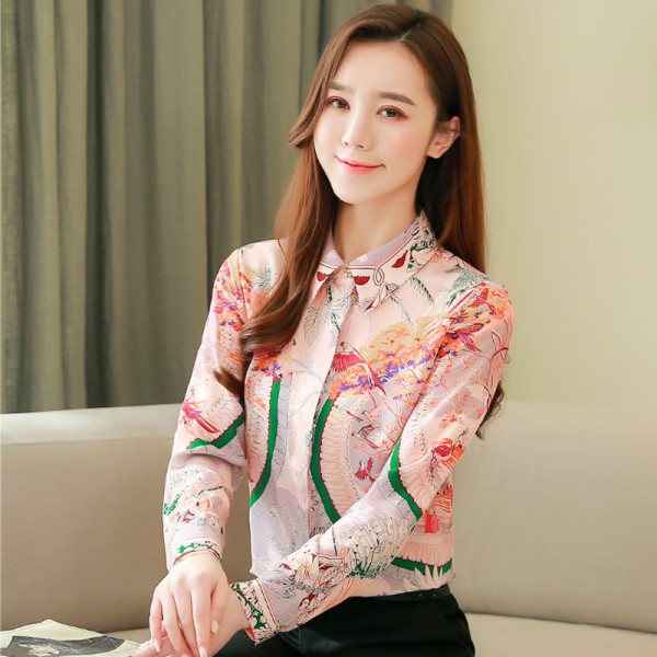 Šiuolaikinės spalvos marškiniai su klasikine apykakle ir sagomis