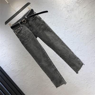 Sieviešu ikdienas džinsi ar kabatām un jostu - taisns modelis