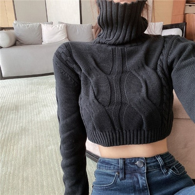 Kratki ženski džemper s visokim ovratnikom