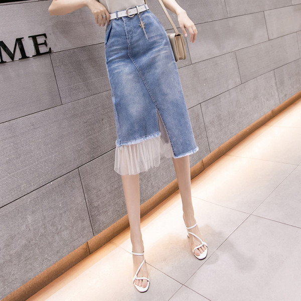 Fusta de dama actuala din denim cu tul si curea