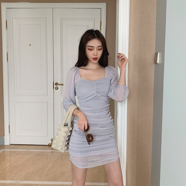 Стилна дамска рокля втален модел с квадратно деколте