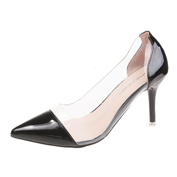 Κομψά  γυναικεία παπούτσια μυτερό μοντέλο με ψηλό τακούνι