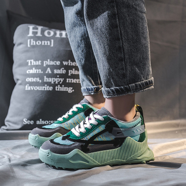 Őszre alkalmas női alkalmi tornacipő durva talppal