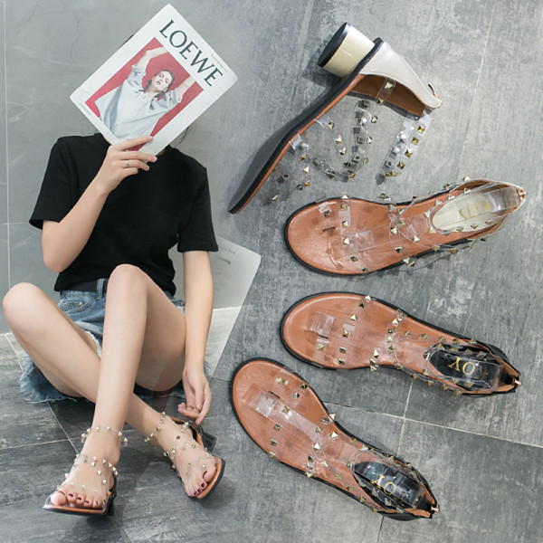 Modernas sieviešu sandales ar biezu papēdi un metāla kniedēm