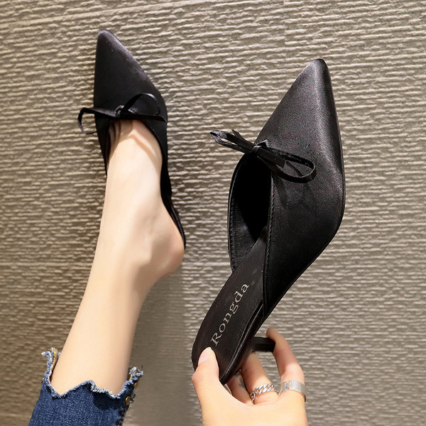 Papuci de dama moderni cu panglica - model ascutit