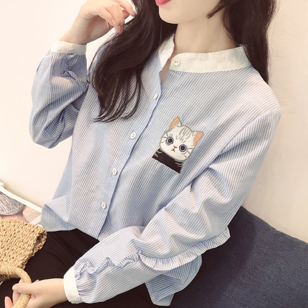 Alkalmi női ing rátéttel és gombokkal