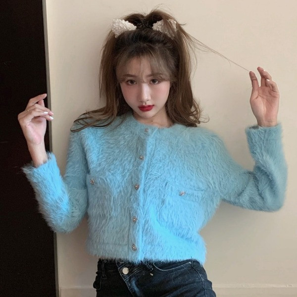 Trumpa moteriška pūkinė liemenė su sagomis ir kišenėmis