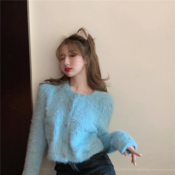 Trumpa moteriška pūkinė liemenė su sagomis ir kišenėmis