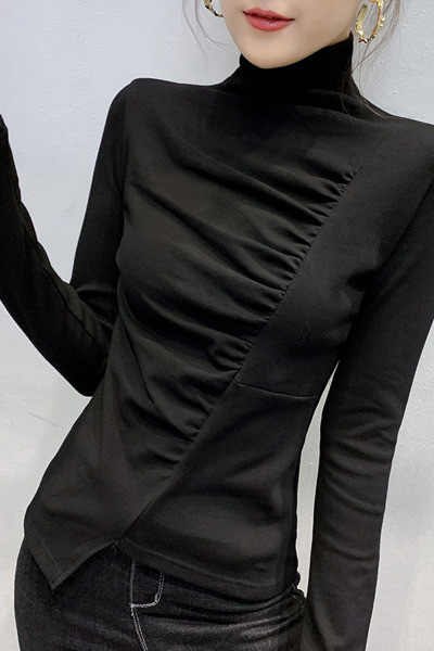 Női blúz pólógallérral, aszimmetrikus modellel