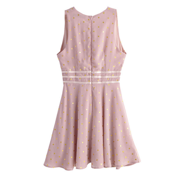 Uue mudeli väljalõikega sügava kaelusega kleit