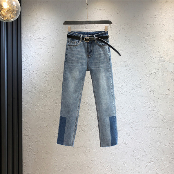 Sieviešu džinsi ar jostu un augstu vidukli - taisns modelis