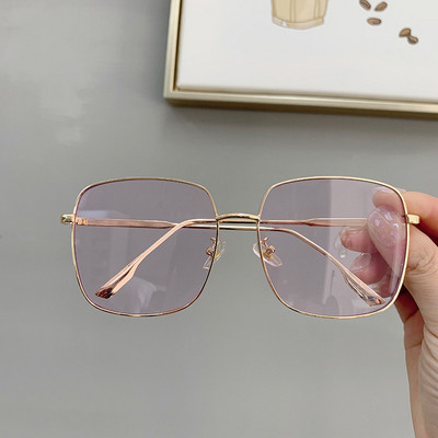 Stilingi moteriški akiniai nuo saulės plonu rėmeliu