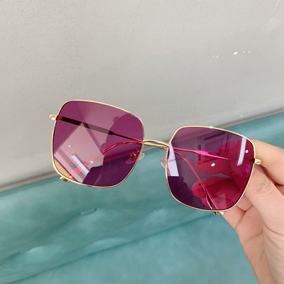 Stilingi moteriški akiniai nuo saulės plonu rėmeliu