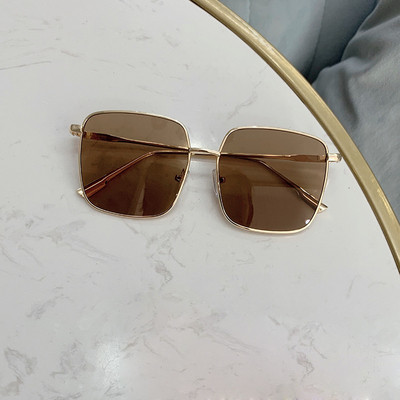 Stilingi moteriški akiniai nuo saulės plonu rėmeliu