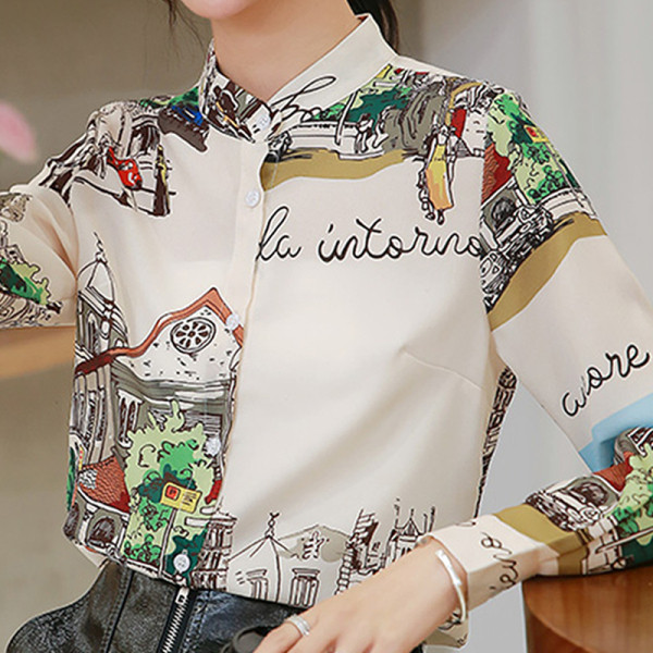 Színes női ing alacsony gallérral és gombokkal