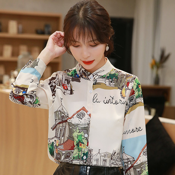 Színes női ing alacsony gallérral és gombokkal