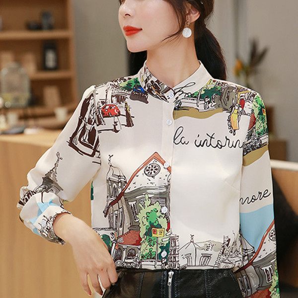 Színes női ing alacsony gallérral és gombokkal