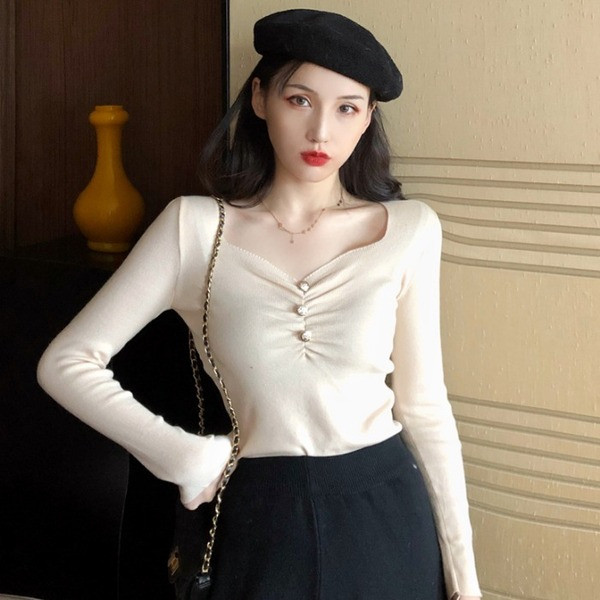 Liibuv naiste nööpidega pluus