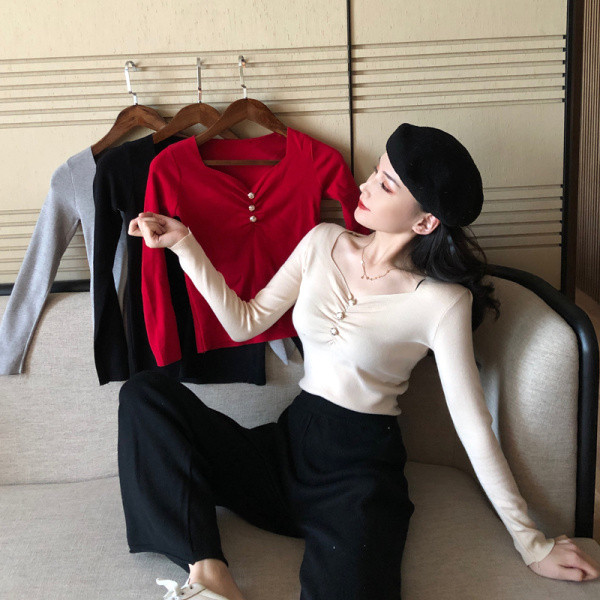 Liibuv naiste nööpidega pluus