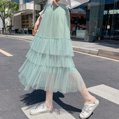 Naiste pikk seelik kõrge vöökoha ja tülliga