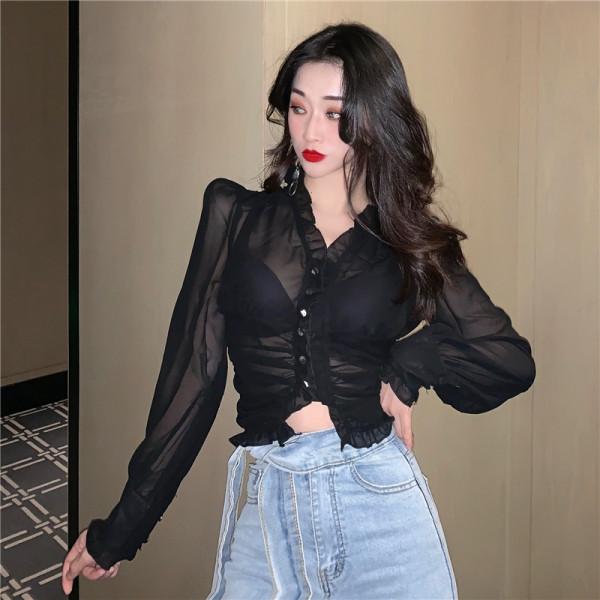 Sieviešu aktuāls īss krekls ar špica kakla izgriezumu