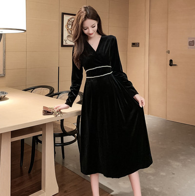 Női hosszú ruha spitz nyakkivágású modellel