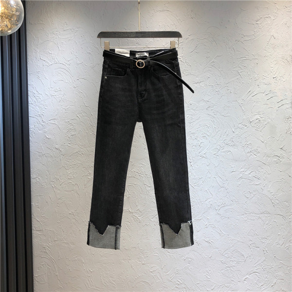 Mūsdienīgi sieviešu džinsi ar jostu un augstu vidukli - taisns modelis