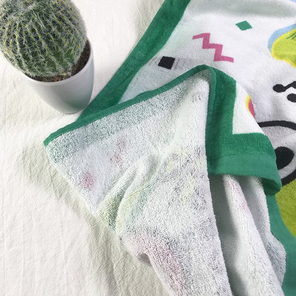 Vaikiškas paplūdimio rankšluostis su varlės aplikacijomis