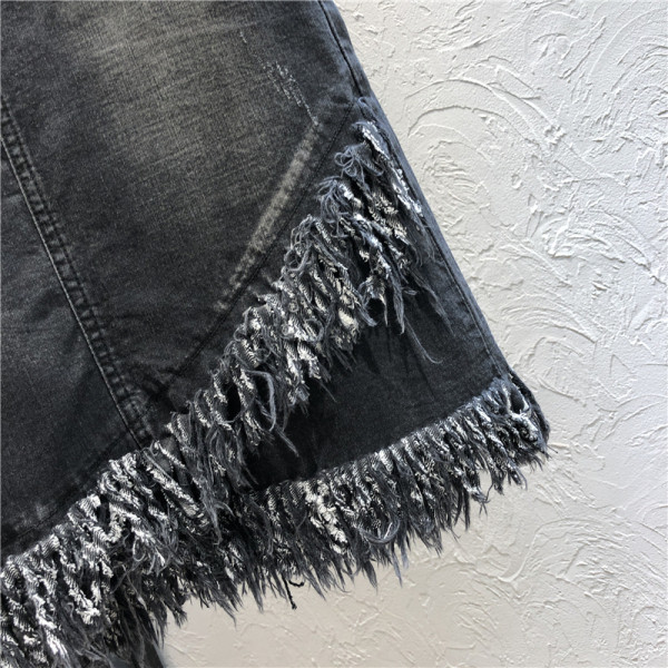 Ležerna ženska suknja sa visokim strukom i resama u crnoj boji