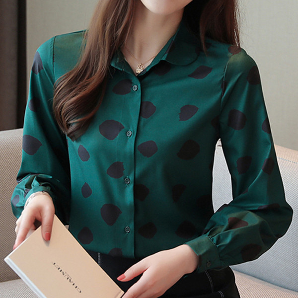 Aktuāls sieviešu krekls ar klasisku apkakli un garām piedurknēm