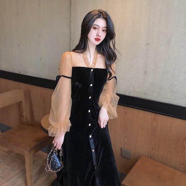 Női hosszú ruha spitz nyakkivágással és tüllvel