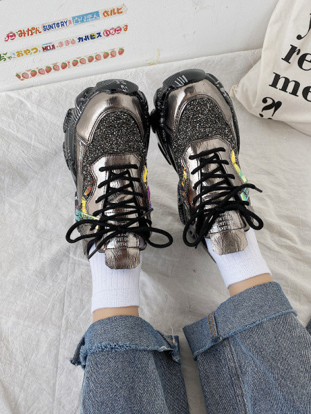 Särava efektiga naiste vabaaja tossud