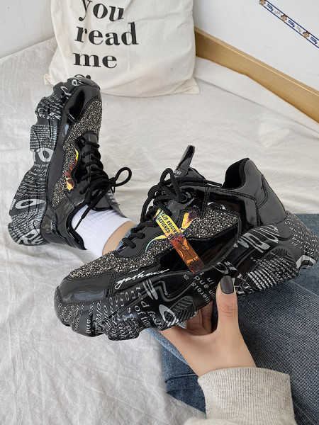 Särava efektiga naiste vabaaja tossud