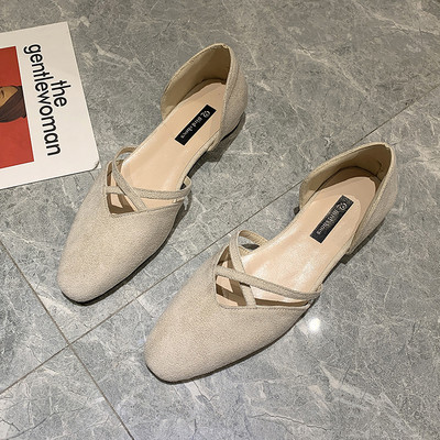 Seemisnahast naiste moodsad rihmadega sandaalid