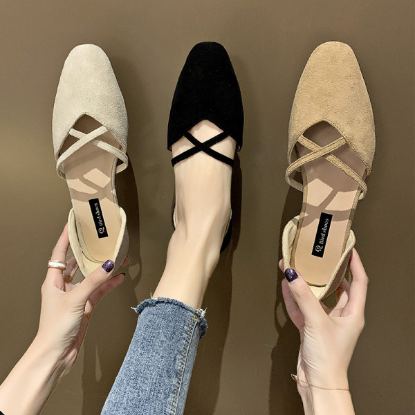 Seemisnahast naiste moodsad rihmadega sandaalid