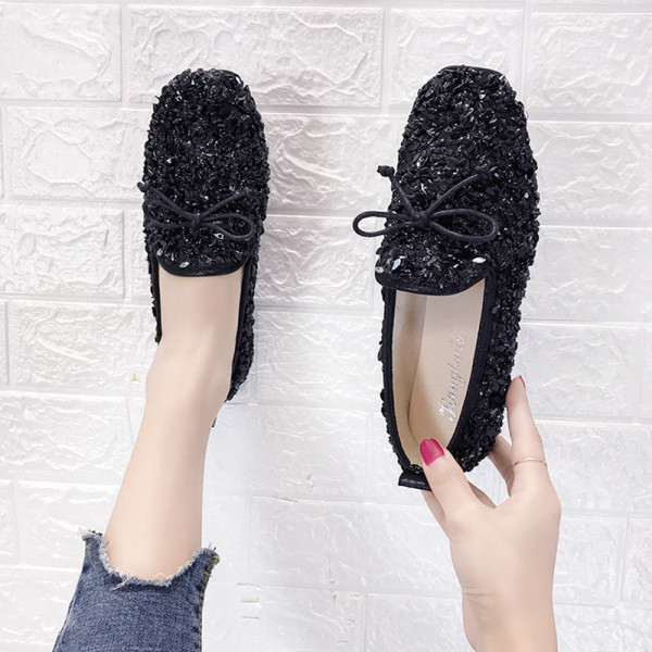 Sieviešu ikdienas apavi ar plakanu zoli un fliteriem