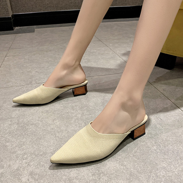 Ženske moderne papuče na špicasti model s niskom petom