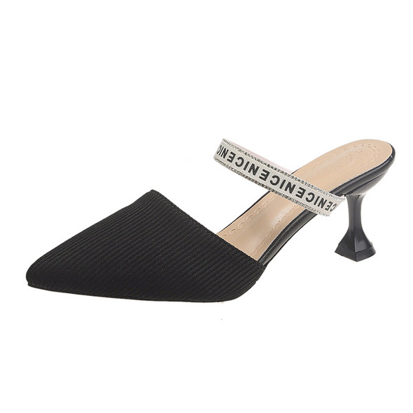 Női modern szandál hegyes modell pánttal