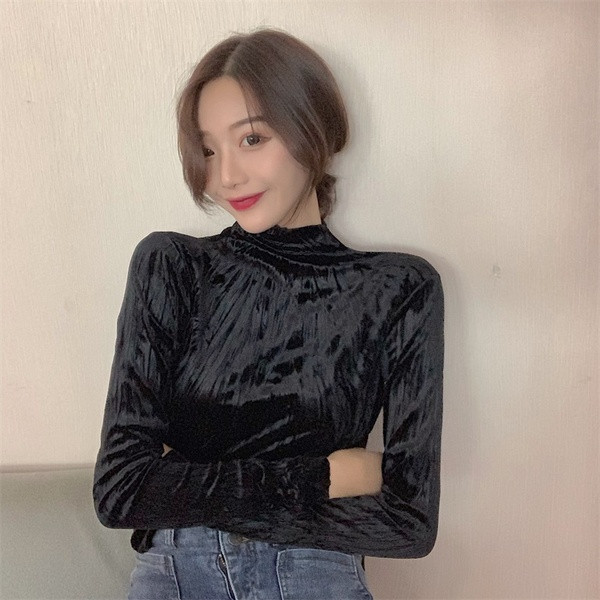 Samta sieviešu blūze ar zemu apkakli ap kaklu