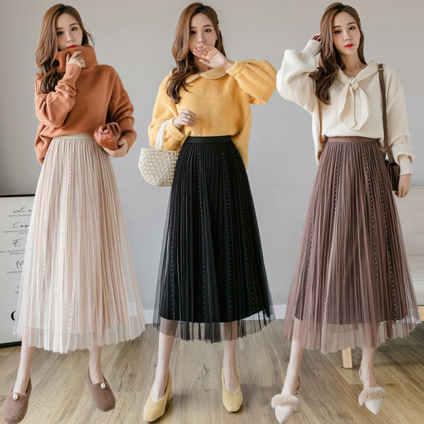 Moodne naiste seelik tülli ja pärlitega – kõrge vöökoht